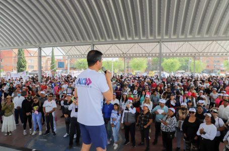 Lalo Rivera anuncia la tarjeta de salud durante actividad física en Agua Santa