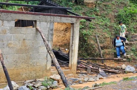 Joven muere aplastado por rocas durante deslave en Tlacotepec de Porfirio Díaz