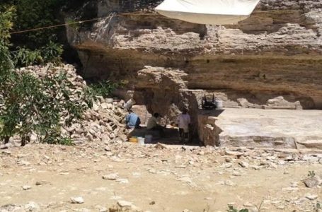 Hombre muere tras caer de una altura de 8 metros en cantera de Chautla