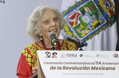Entregan la medalla ‘Carmen Serdán’ a Elena Poniatowska
