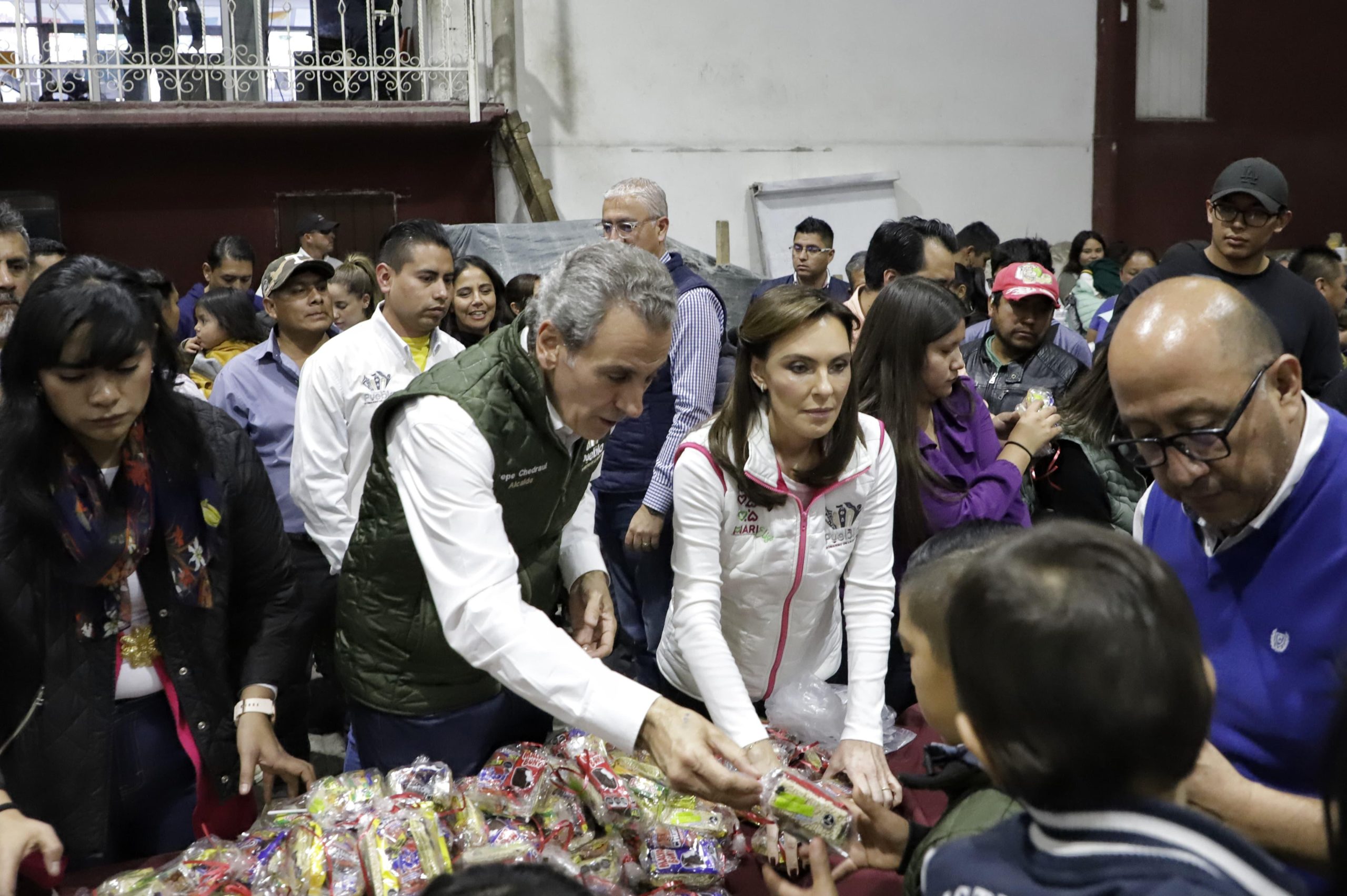 Celebran Pepe Chedrahui y MariElise Bubid Posadas Navideñas en San Pablo Xochimihuacan y San Jerónimo Caleras