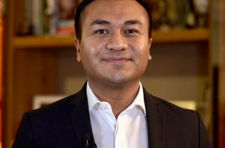 Roberto Solís inicia obra en Xalmimilulco en medio de inconformidades