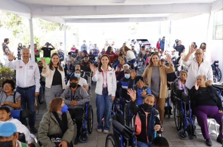 MariElise Budib entregó 57 aparatos funcionales a personas con discapacidad en la Capital de Puebla
