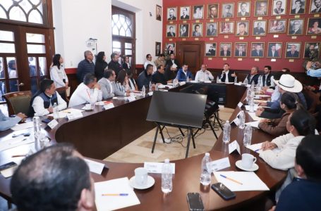 Armenta prioriza obras de la mano con municipios