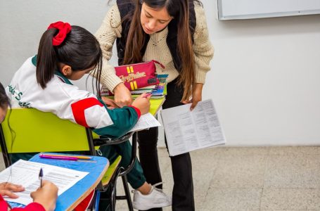 Inicia SMDIF aplicación de pruebas de tamizaje mental en estudiantes de la capital