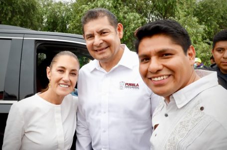 Edil de Cuautlancingo Omar Muñoz trata de montarse en la visita de Sheinbaum en Tlaxcala