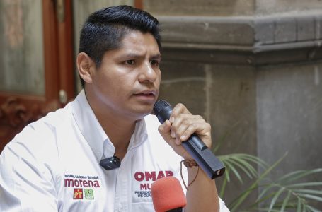 En Cuautlancingo Omar Muñoz,  sí tiene a su mamá y hermanos en la nómina
