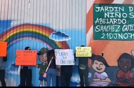 Exigen la destitución de la directora del kínder Abelardo Sánchez, en Loma Bella