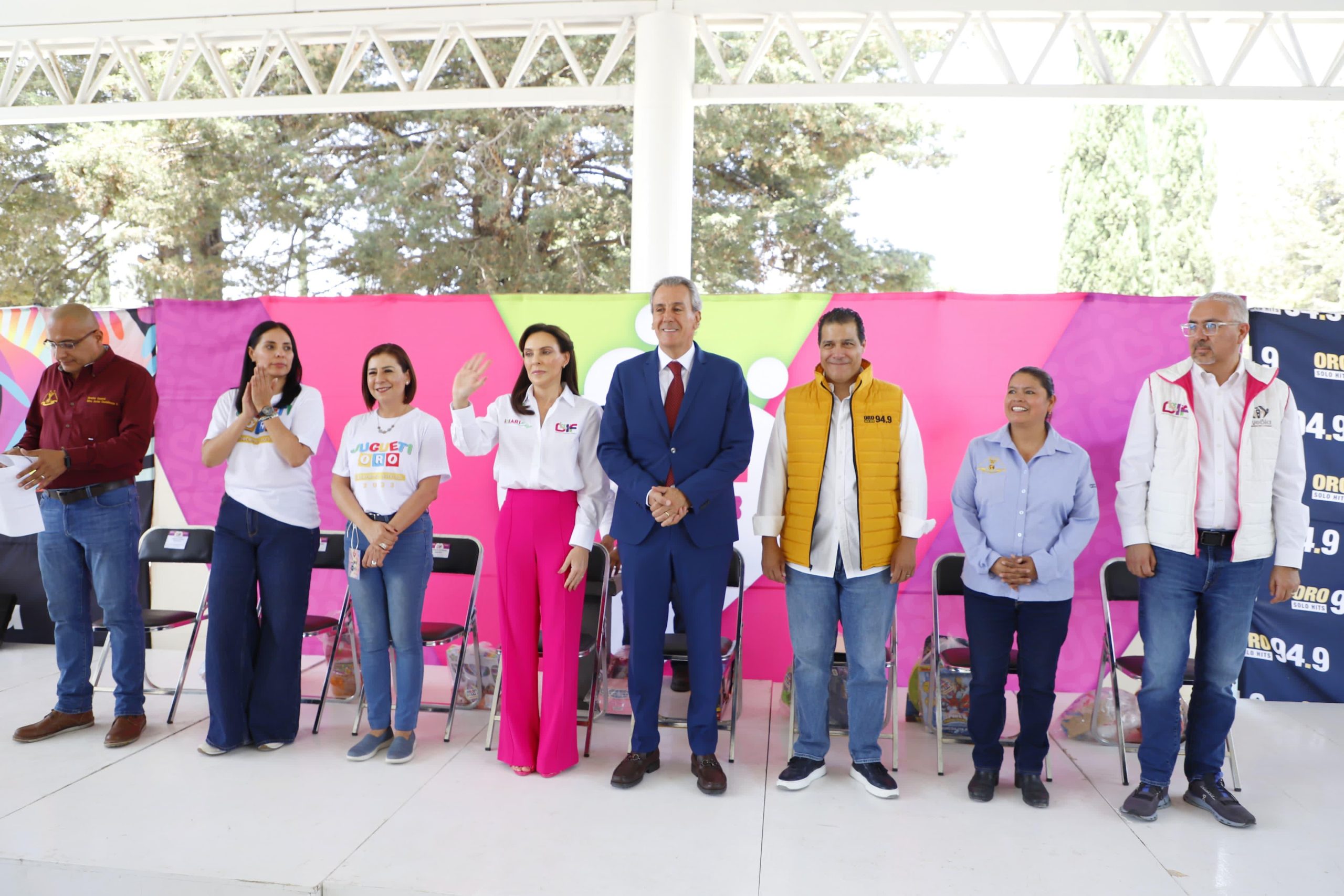 Fortalece SMDIF su relación con las empresas para regalar alegrías y sonrisas a las y los niños que más lo necesitan