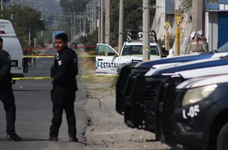 Elementos de la policía estatal abatidos custodiaban un local con huachicol
