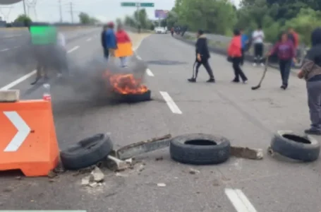 De nueva cuenta habitantes de Xoxtla, bloquean la autopista México-Puebla