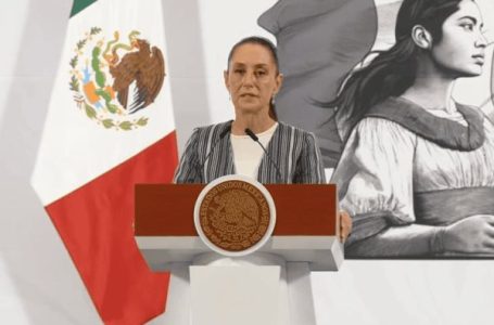 CNTE bloquea Palacio Nacional; mañanera de Claudia Sheinbaum será sin prensa.