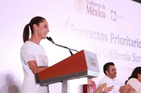 Sheinbaum lamenta tragedia en el Buque Cuauhtémoc y critica su uso con fines políticos.