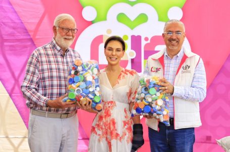 Entrega Marielise Budib tonelada y media de tapitas a la fundación una nueva esperanza