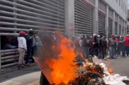 Sheinbaum condena violencia en protestas magisteriales tras incendio en sede del SNTE.
