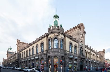 Indigente rompe cristal e ingresa a Vips del Centro Histórico para dormir