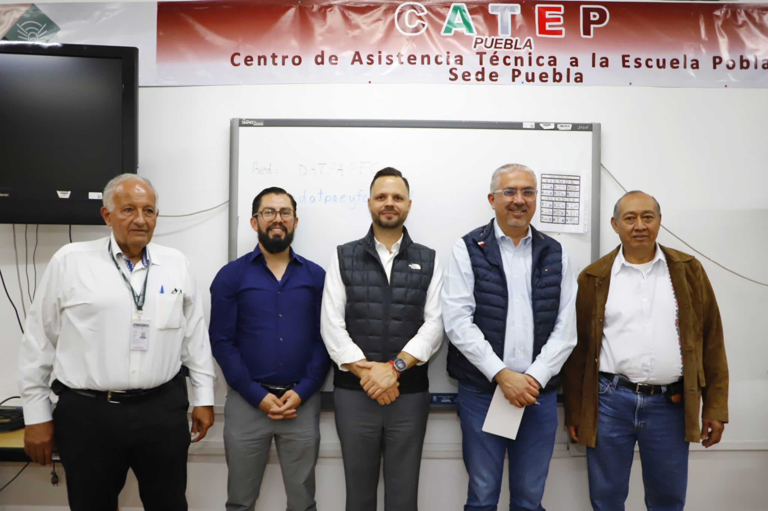 Evalúa DIF Puebla Capital conversión de desayunadores fríos a calientes en las escuelas