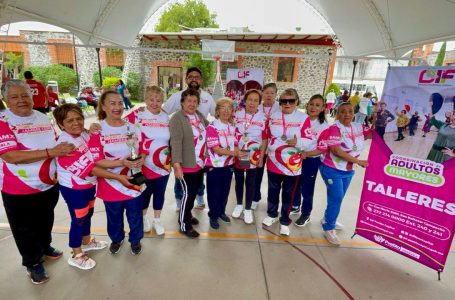 Equipo DIF Puebla Capital destaca en torneo estatal de cachibol para adultos mayores