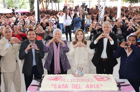 SEDIF honra la vida de Abuelitas y Abuelitos