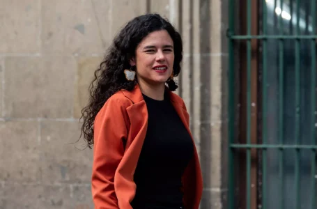 María Luisa Alcalde apretando tuercas flojas