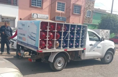 Repartidor de agua detiene a uno de los sujetos que lo asalto en Puebla