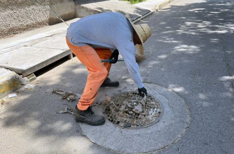 Refuerza Gobierno de la Ciudad limpieza de alcantarillas para prevenir inundaciones por lluvias