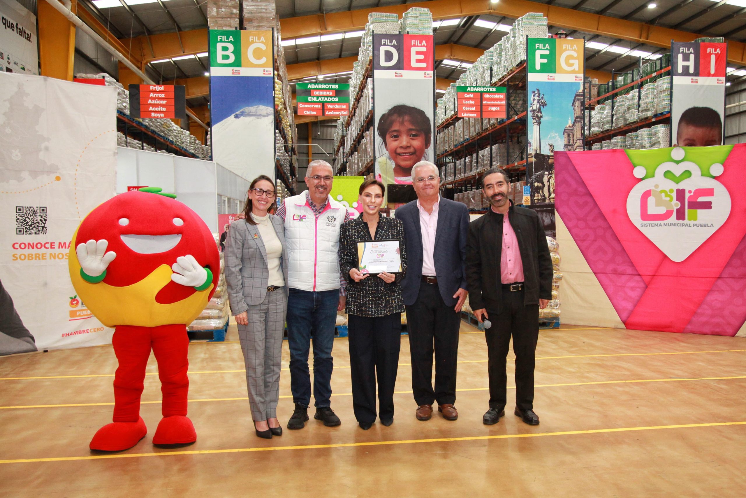 Entrega MariElise Budib donativo de 14 mil kilos de arroz y frijol al Banco de Alimentos Cáritas