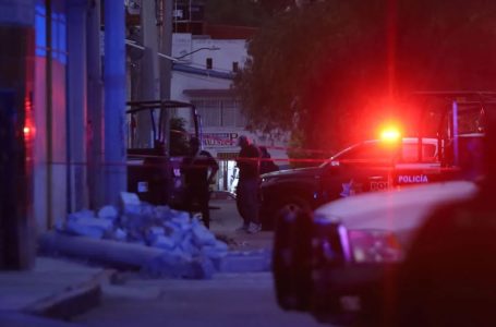Abandonan cadáver de mujer encobijada en bulevar Hermanos Serdán