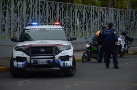 Balean a conductor en la colonia Del Valle de Puebla