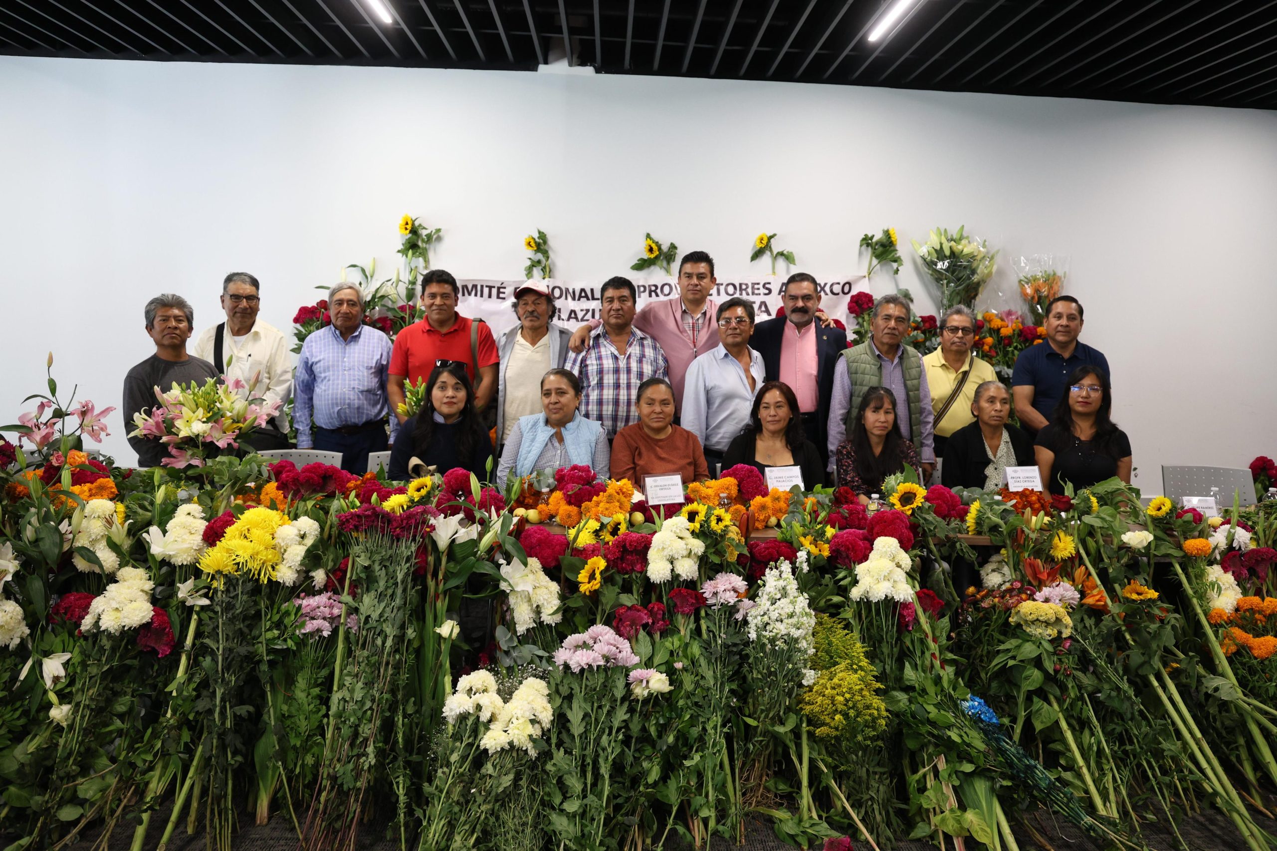 Desde el Congreso, promueven flor de temporada de la región de Atlixco