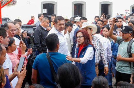 Gobernador Armenta se reúne con damnificados de la región de Tlacuilotepec
