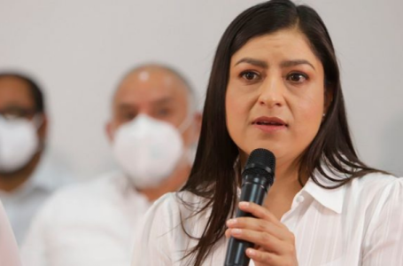 Claudia Rivera reta a la autoridades electorales