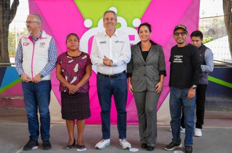 Entrega Pepe Chedraui juguetes a niñas y niños de san Andrés Azumiatla y los Ángeles Mayorazgo