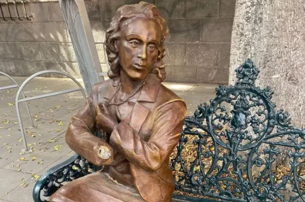 Ayuntamiento de Puebla reforzará vigilancia en torno a estatuas que han sido vandalizadas