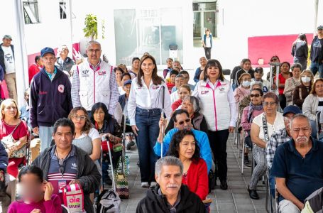 Refuerza MariElise Budib acciones de inclusión social con entrega de 52 aparatos auditivos a poblanas y poblanos de la capital