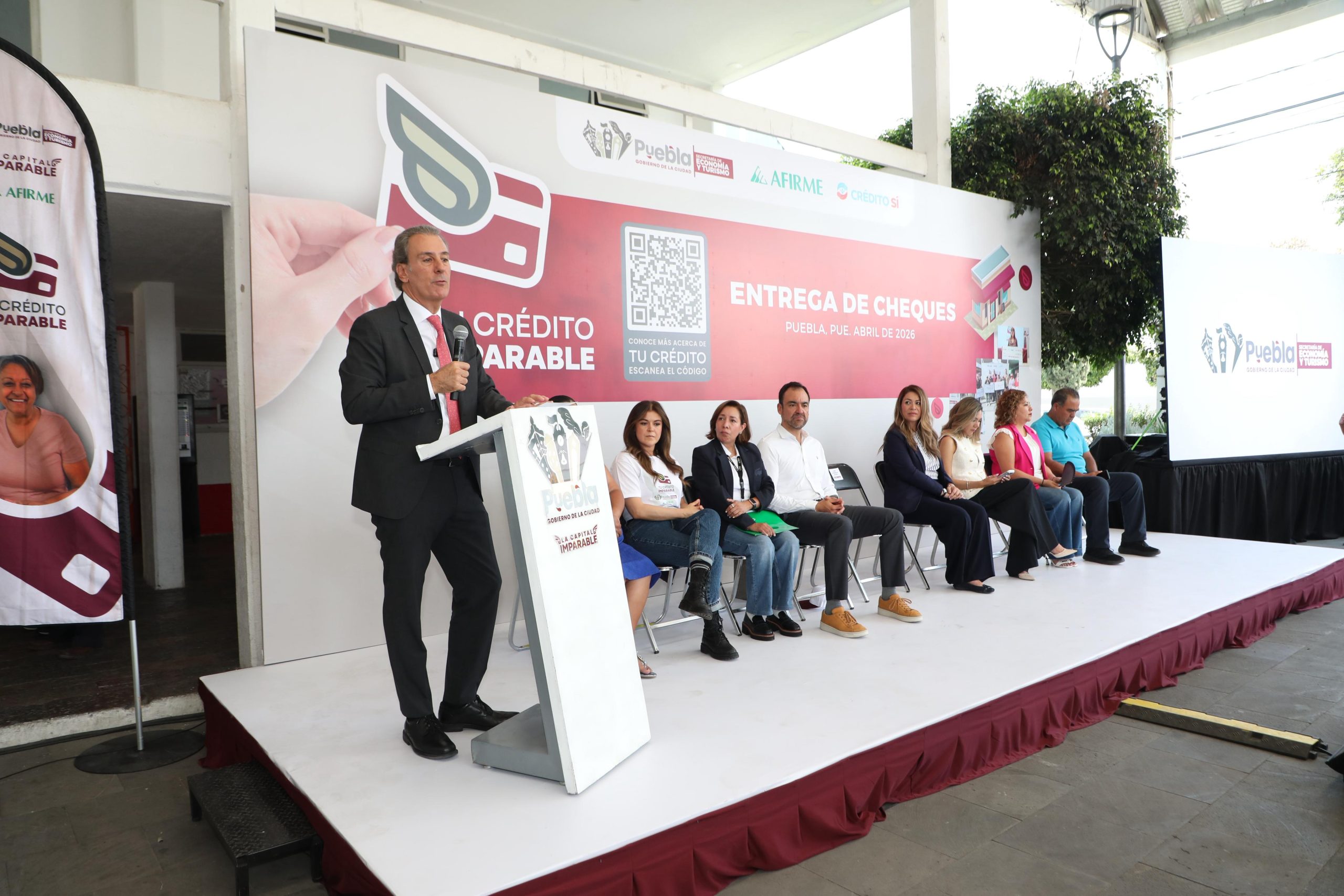 Entrega Pepe Chedraui créditos a emprendedoras y emprendedores para fortalecer la economía local