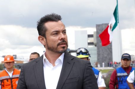 García Parra exhibe a activista del PAN