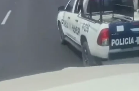 Policías de Coronango intentaron extorsionar a transportista en la México–Puebla