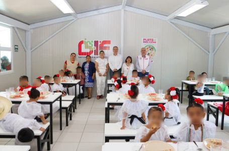 Visita Pepe Chedraui desayunador escolar en el Jardín de Niños «La Flor»
