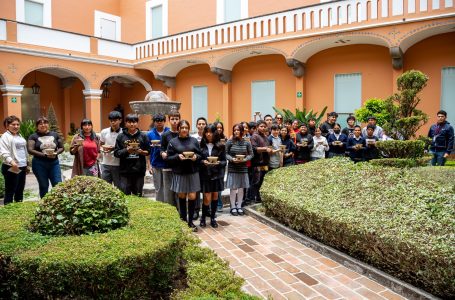 Realizan estudiantes del Centro de Día del DIF Puebla Capital visita cultural al Museo Amparo