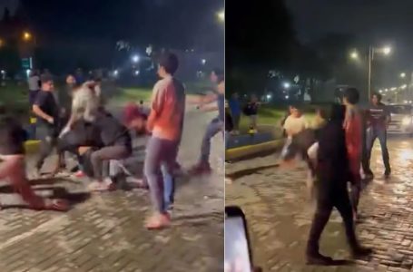 Jóvenes protagonizan batalla campal en la zona de antros de San Andrés Cholula