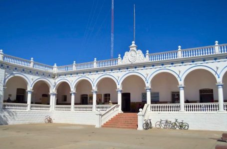 Intentan mantener presión contra presidenta municipal de Acatlán