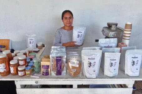 Salud y SADR fortalecen la economía local con Pabellón «Por Amor al Campo»