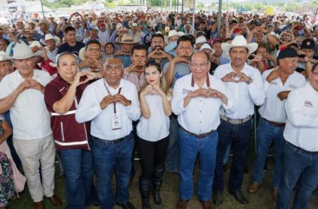 Con entrega oportuna de insumos, Gobierno Estatal fortalece productividad en la mixteca poblana