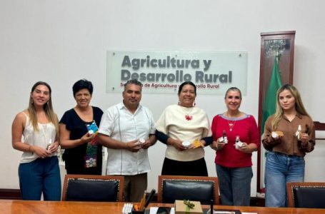 Miel poblana fortalece proyectos productivos encabezados por mujeres rurales