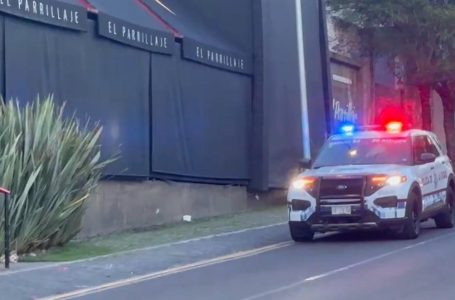Cortinazo al restaurante El Parrillaje en la Avenida Juárez