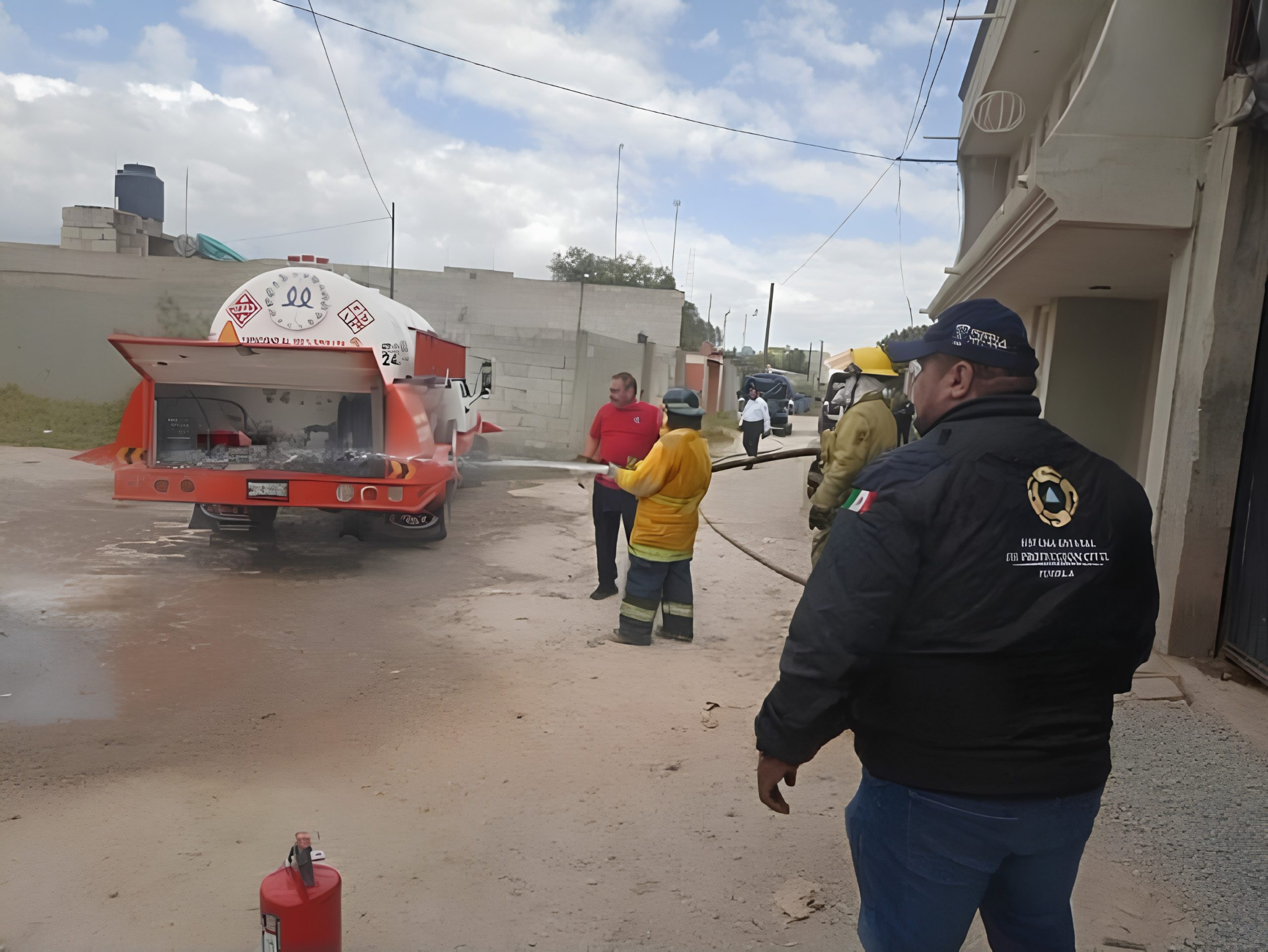 Fuga de gas LP en unidad de distribución provoca alarma en Tepeaca