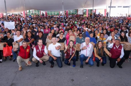 Entrega gobierno de Pepe Chedraui apoyos alimentarios en Guadalupe Hidalgo