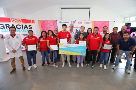 Recibe DIF Puebla Capital donativo por más de 600 mil pesos por la campaña «Di sí al redondeo, cambio por cambio» de Oxxo