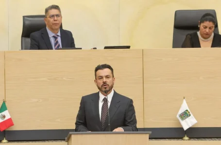 García Parra dispuesto a comparecer periódicamente ante el Congreso